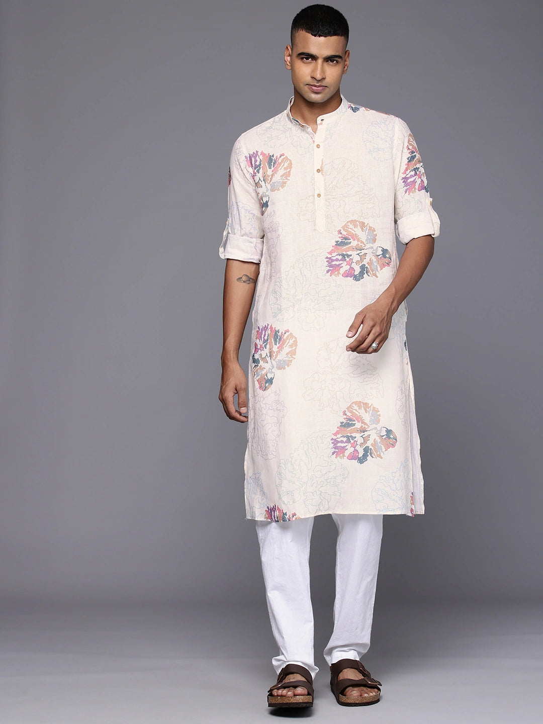 Black Model wearing White Pure Linen Printed Kurta by Brand Patrah