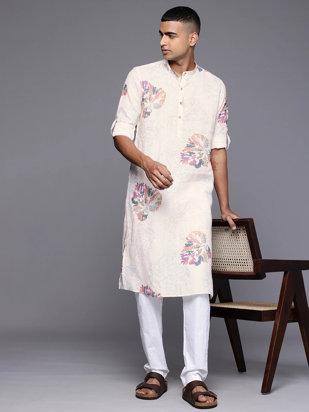 Model Looking sideways wearing White Pure Linen Printed Kurta Kurta by Brand Patrah