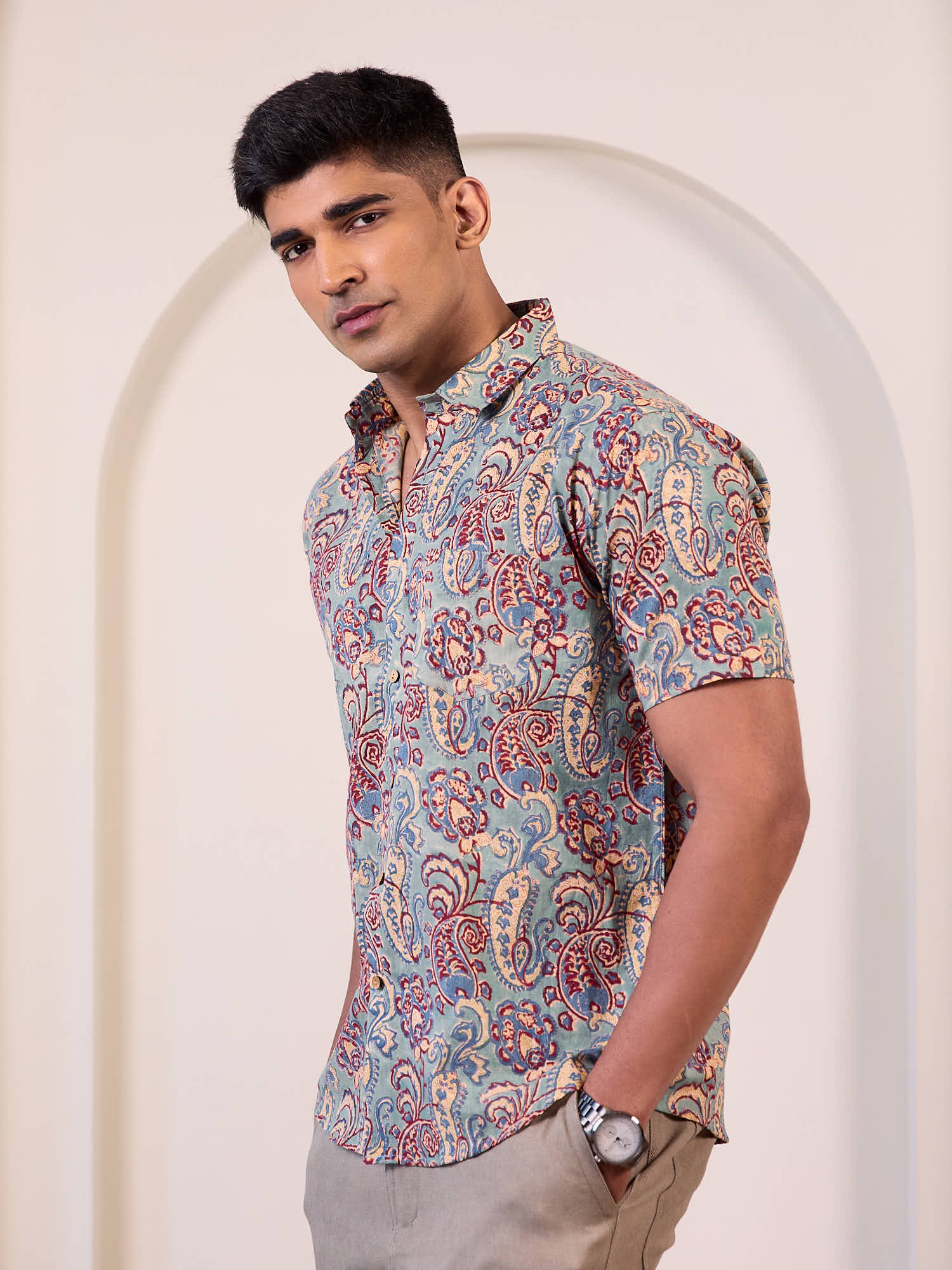Men’s stylish printed shirt for casual outings